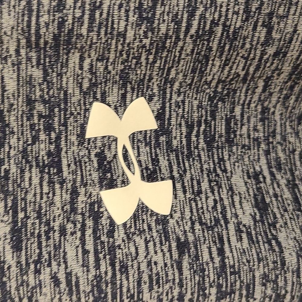 Under Armour | Large | Men's Quarter Zip Up - Picture 2 of 5